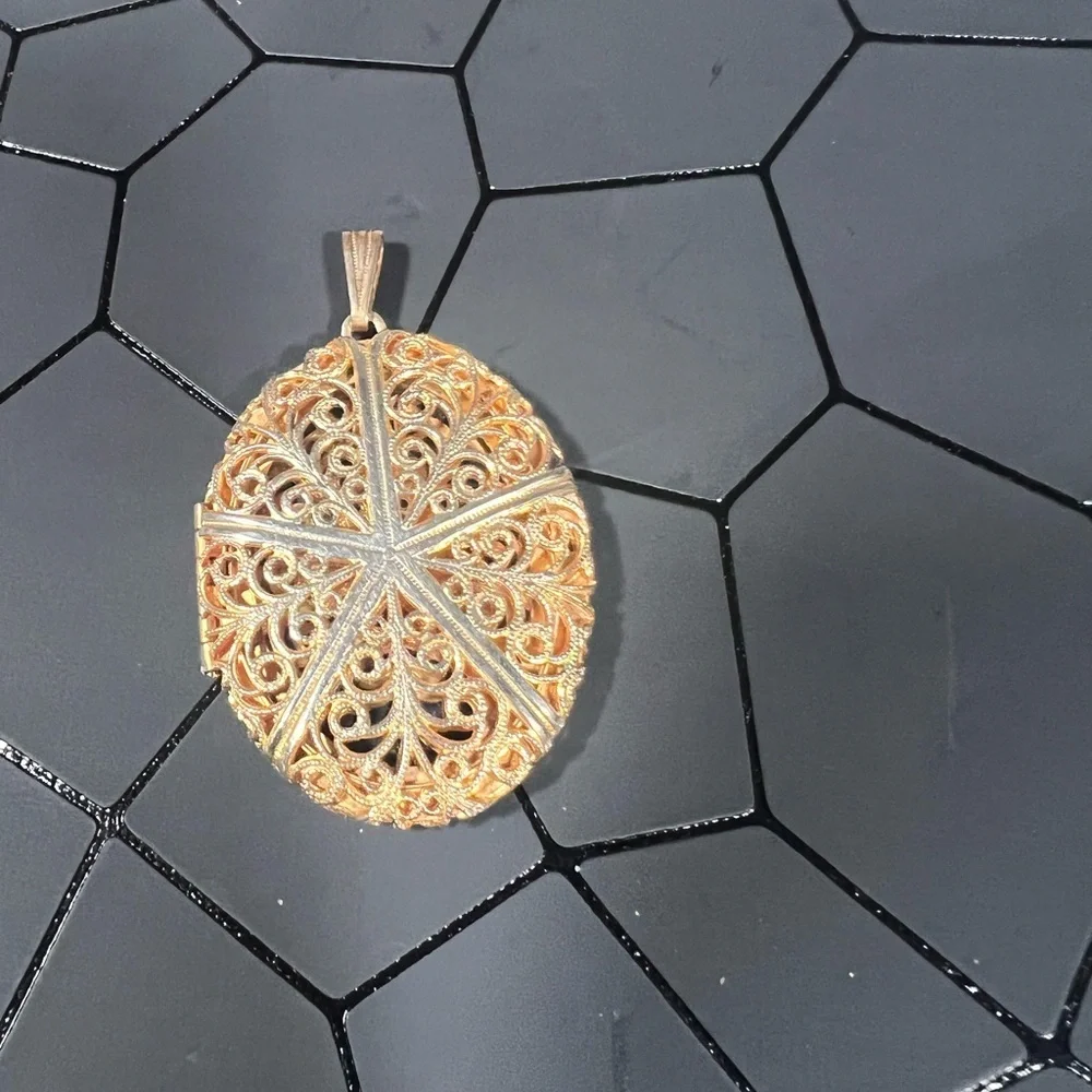 Vintage Gold Tone Filigree Locket Pendant
